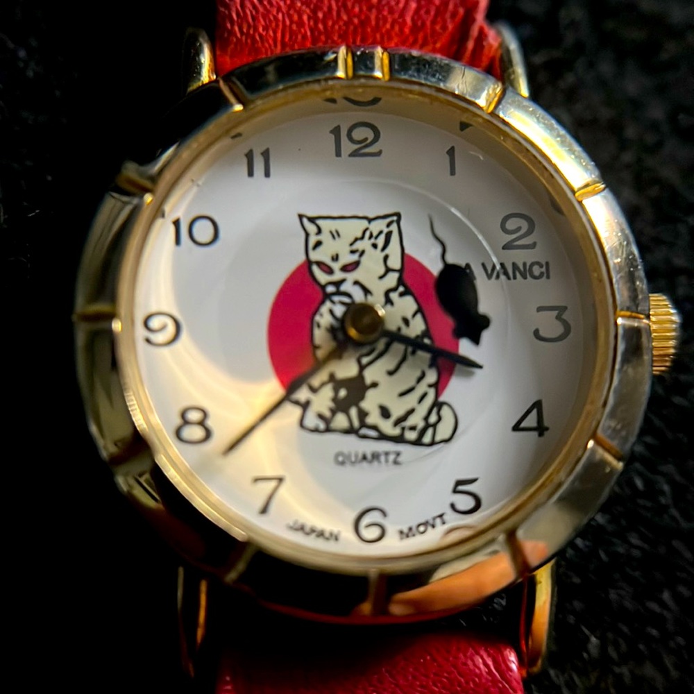 Vintage Cat Chasing Mouse Da Vinci Quartz Watch